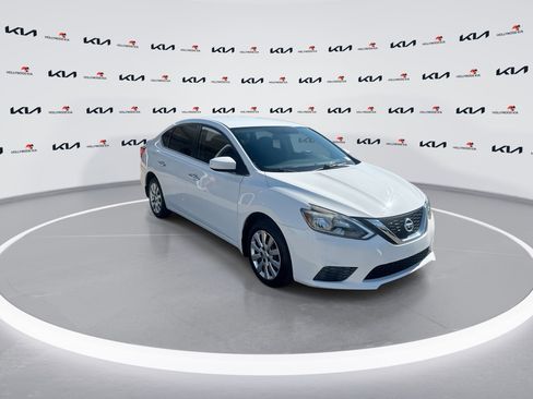 Used 2017 Nissan Sentra S image 2