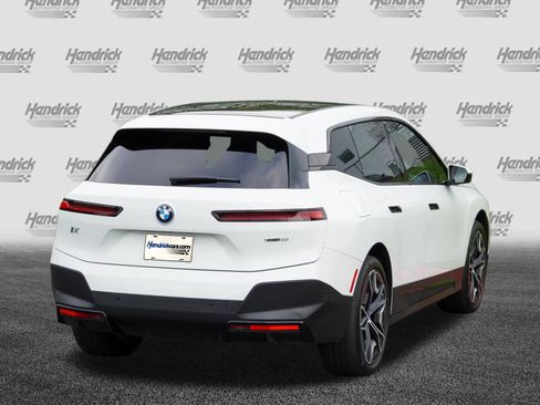 Used 2024 BMW iX xDrive50 AWD/4WD image 8