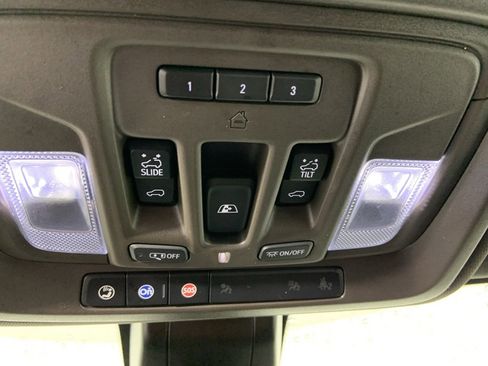 Used 2022 GMC Sierra 3500 Denali w/ Denali Ultimate Package image 38