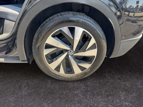 Used 2023 Volkswagen ID.4 2WD image 14