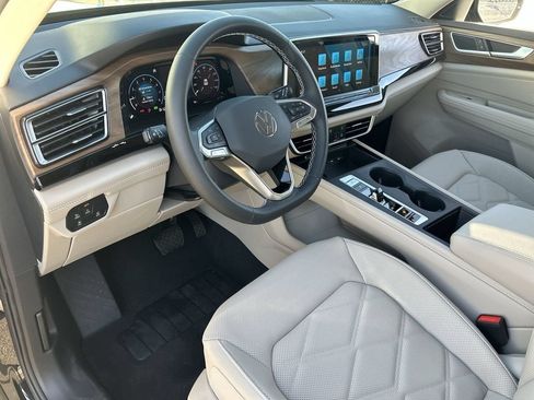 New 2026 Volkswagen Atlas SE FWD image 14