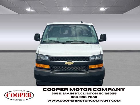 Used 2025 Chevrolet Express 3500 LS RWD image 8