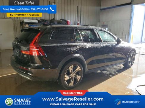Used 2025 Volvo V60 B5 Cross Country Plus image 4