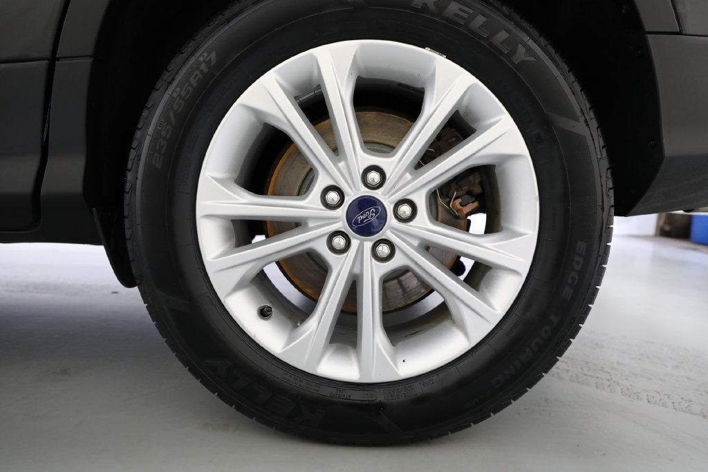Used 2018 Ford Escape SE w/ SE Sync 3 Package AWD/4WD image 22