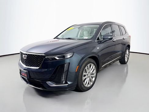 Used 2023 Cadillac XT6 Premium Luxury FWD image 3
