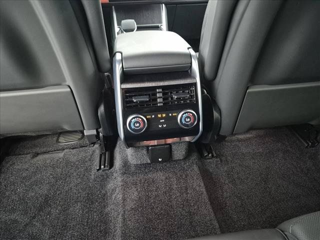 Certified 2025 Land Rover Range Rover Long Wheelbase SE AWD/4WD image 19