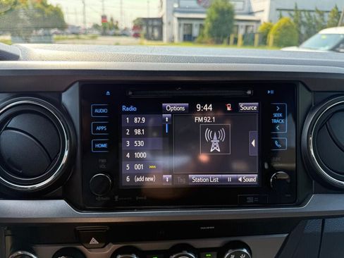 Used 2019 Toyota Tacoma TRD Sport w/ Technology Package AWD/4WD image 16