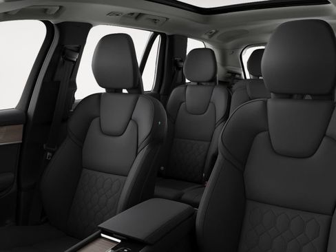 New 2026 Volvo XC90 B5 Plus w/ Protection Package Premier AWD/4WD image 7