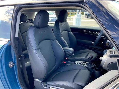 Certified 2024 MINI Cooper SE image 8