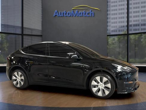 Used 2024 Tesla Model Y Long Range AWD/4WD image 13