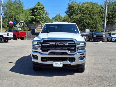 Used 2025 RAM 2500 Tradesman w/ Chrome Appearance Group image 19