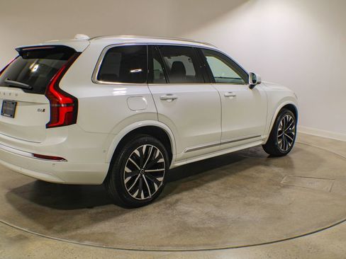 Used 2025 Volvo XC90 B6 Plus AWD/4WD image 6