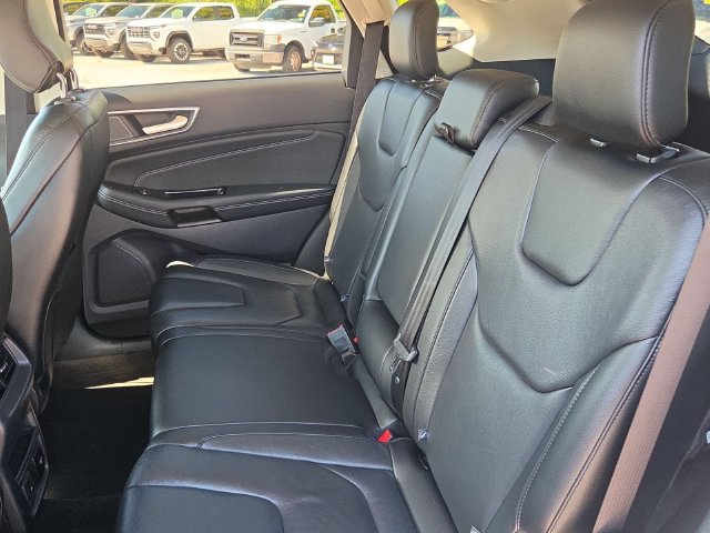 Used 2019 Ford Edge Titanium FWD image 24