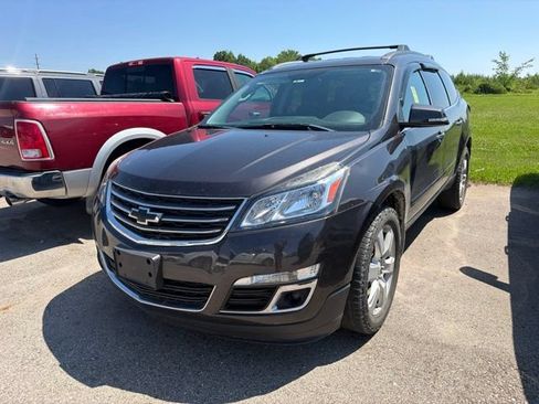 Used 2017 Chevrolet Traverse LT w/ Style and Technology Package AWD/4WD image 3