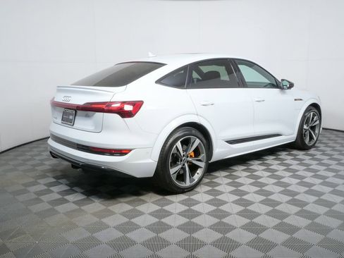 Certified 2022 Audi e-tron S Premium Plus w/ 21" Black Optic Package image 3