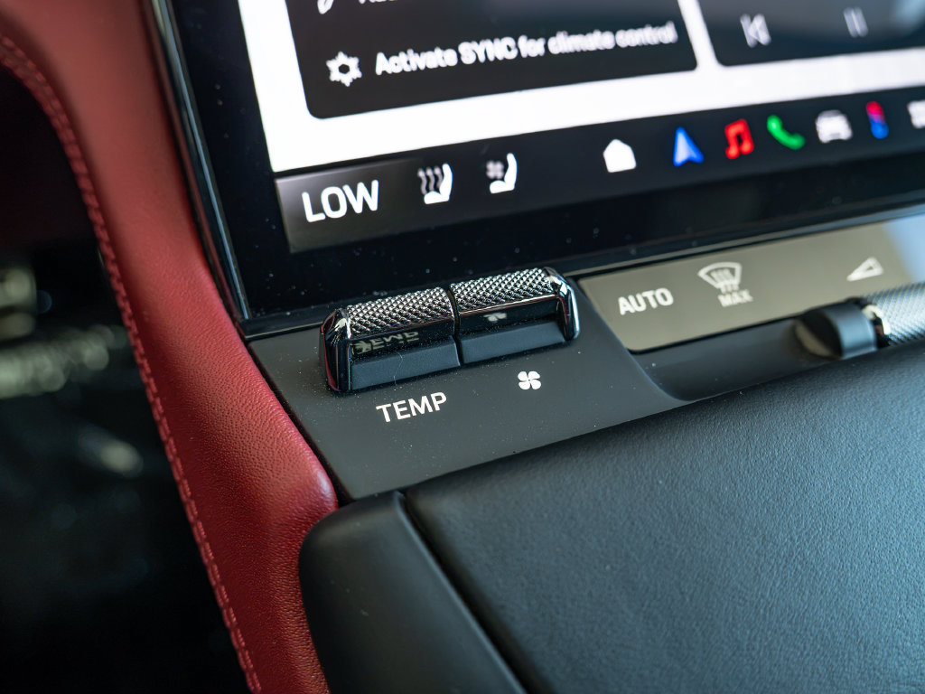 Certified 2026 Porsche Cayenne Electric AWD/4WD image 10