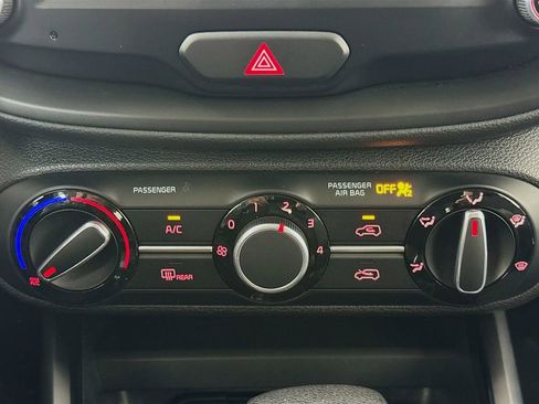 Used 2020 Kia Soul LX FWD image 18