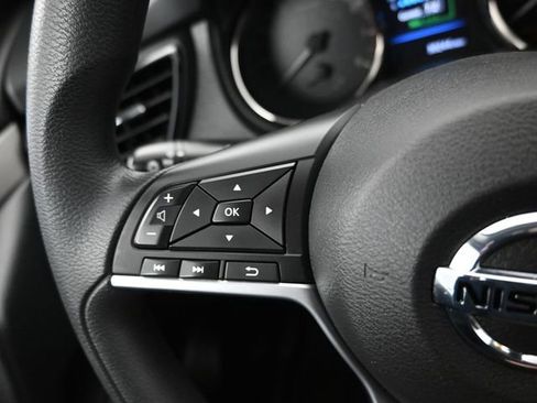 Used 2022 Nissan Rogue Sport S image 18