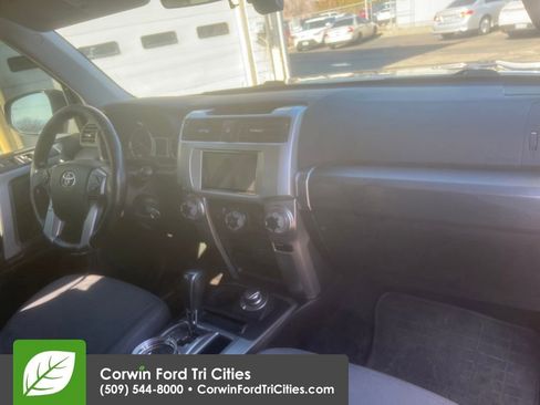 Used 2014 Toyota 4Runner SR5 image 10