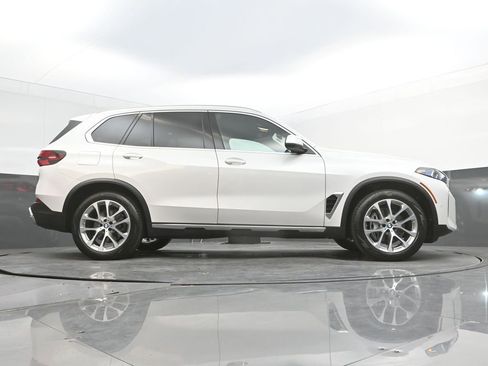 Certified 2024 BMW X5 xDrive40i w/ Premium Package AWD/4WD image 47