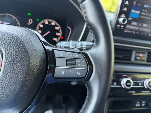 Used 2025 Honda Pilot Touring image 23