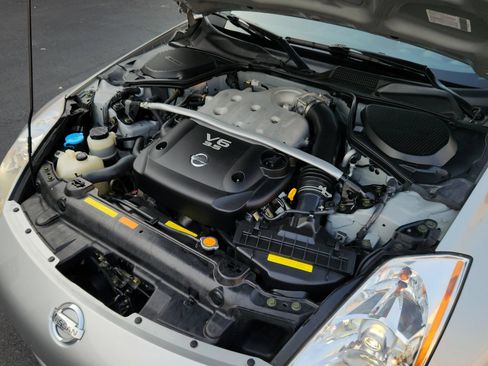 Used 2005 Nissan 350Z Touring RWD image 17