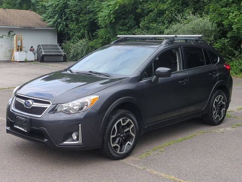 Used 2017 Subaru Crosstrek 2.0i Premium AWD/4WD image 8