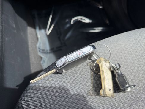 Used 2025 Kia Soul LX w/ LX Technology Package image 21