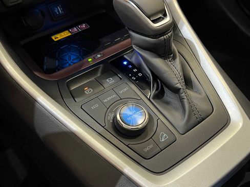 New 2025 Toyota RAV4 Limited image 25