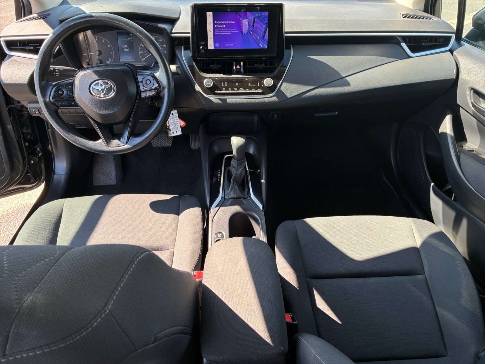 Used 2025 Toyota Corolla LE FWD image 13