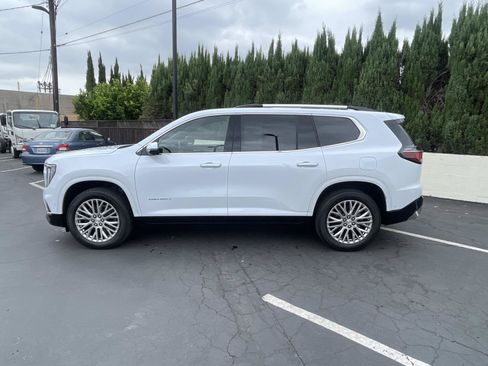Used 2026 GMC Acadia Denali w/ Super Cruise Package FWD image 8