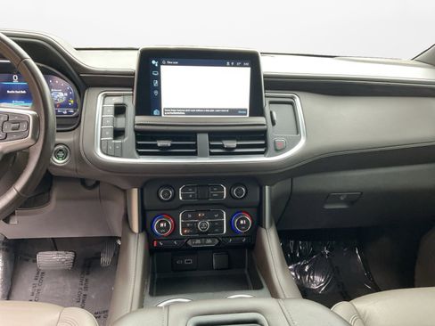 Used 2022 Chevrolet Suburban LT w/ Max Trailering Package image 11