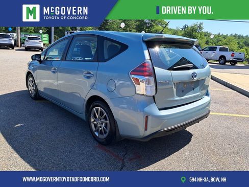 Used 2017 Toyota Prius V Three FWD image 3