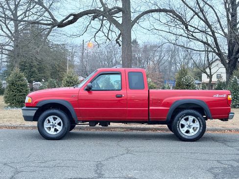 Used 2004 MAZDA B-Series Pickup 4x4 Cab Plus B4000 w/ Convenience Pkg image 2