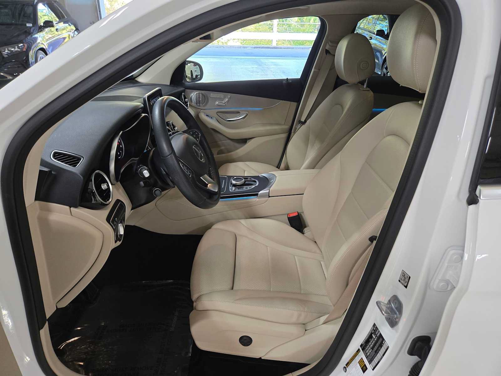 Used 2019 Mercedes-Benz GLC 300 4MATIC image 20