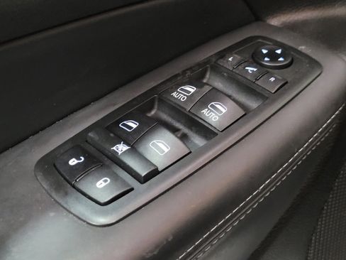 Used 2019 Jeep Grand Cherokee Overland image 27