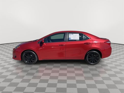 Used 2018 Toyota Corolla LE FWD image 5