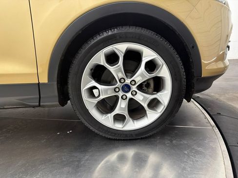 Used 2014 Ford Escape Titanium w/ Equipment Group 401A FWD image 9