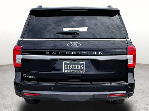 Used 2024 Ford Expedition XLT RWD image 6
