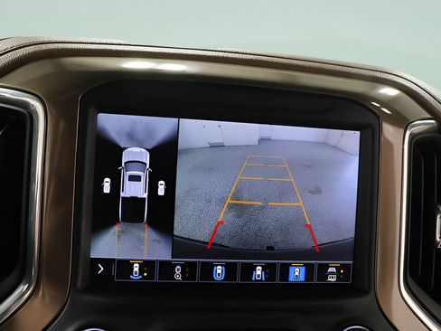 Used 2021 Chevrolet Silverado 1500 High Country w/ Technology Package AWD/4WD image 14