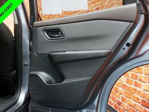 Used 2023 Nissan Rogue S image 48