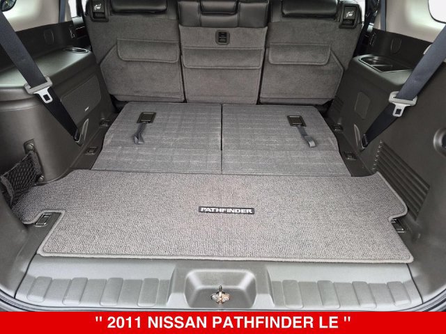 Used 2011 Nissan Pathfinder LE AWD/4WD image 32