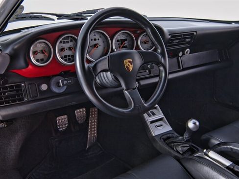 Used 1989 Porsche 911 Carrera RWD image 29