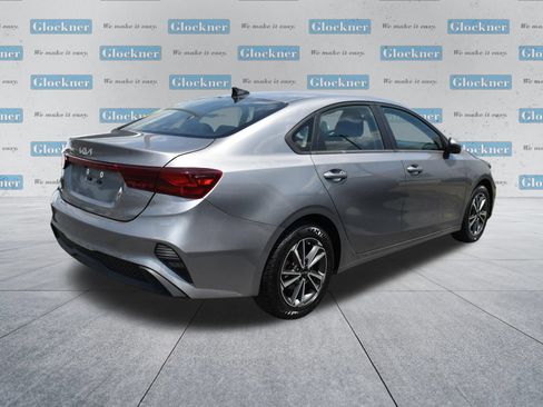 Used 2022 Kia Forte LXS FWD image 4