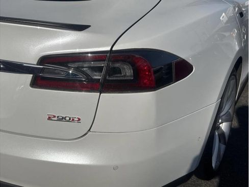 Used 2015 Tesla Model S P90D image 15
