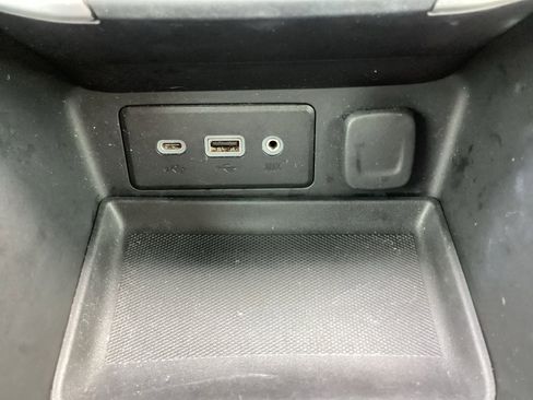 Used 2024 GMC Terrain SLE w/ Elevation Edition image 23