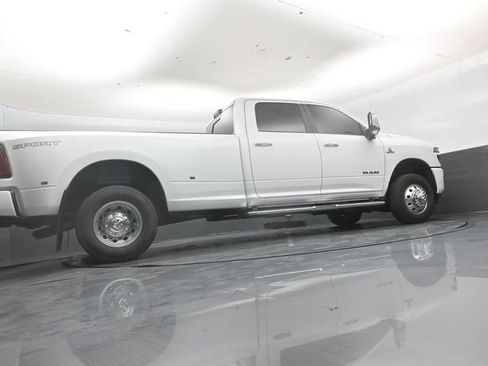 Used 2026 RAM 3500 Laramie w/ Max Tow Package AWD/4WD image 40
