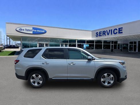 Used 2025 Honda Pilot EX-L image 9
