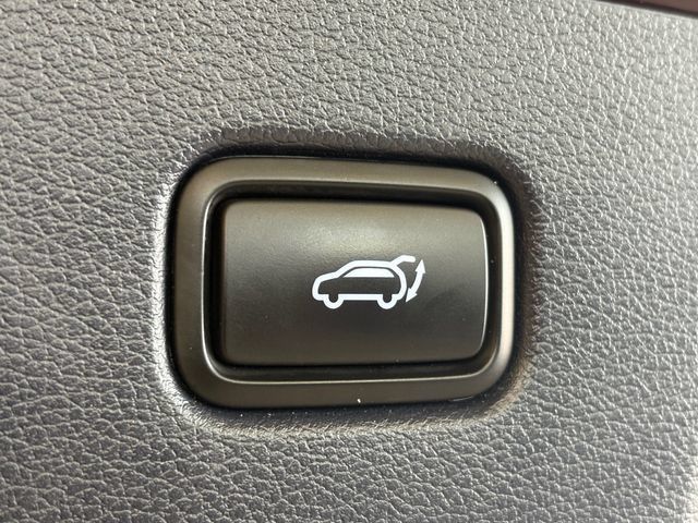 Used 2022 Hyundai Palisade Limited AWD/4WD image 16