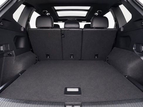 Used 2023 Volkswagen Tiguan SE R-Line AWD/4WD image 11